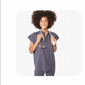 FIGS Charcoal Scrub Set
